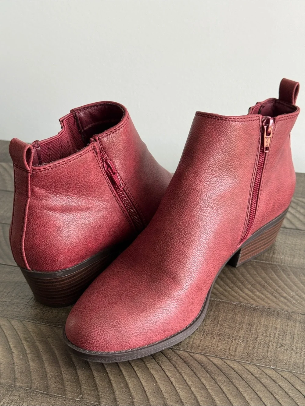 Kim Rogers Women's Burgundy Ankle Booties - Low Heel Chelsea Boots Size 8.5